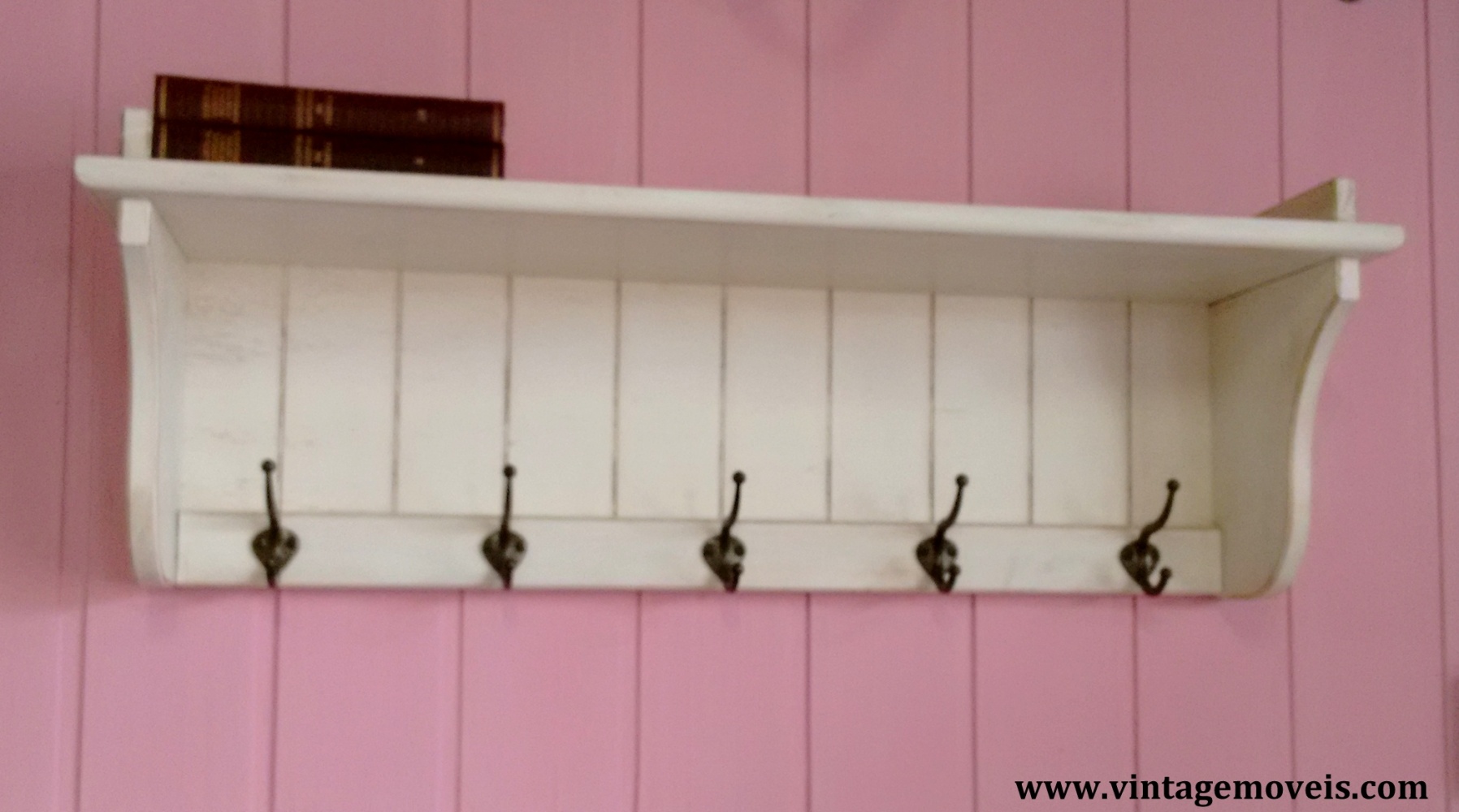 Prateleira Grande c. 05 Ganchos Provençal (Branco Envelhecido) (0,80L x 0,21P x 0,27A)