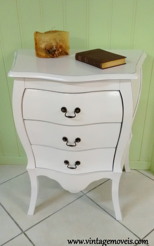 Criado Mudo Lyon Branco Laqueado (0,70L x 0,49P x 0,82A)